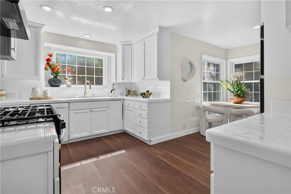 275 Arbolada Dr Arcadia, CA 91006