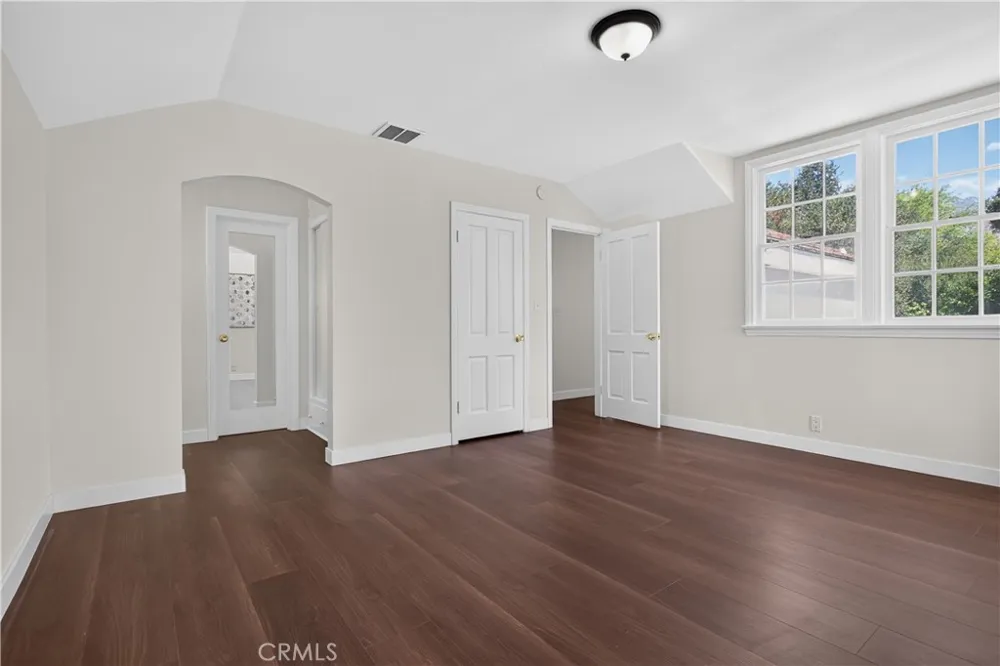 275 Arbolada Dr Arcadia, CA 91006