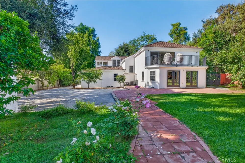 275 Arbolada Dr Arcadia, CA 91006