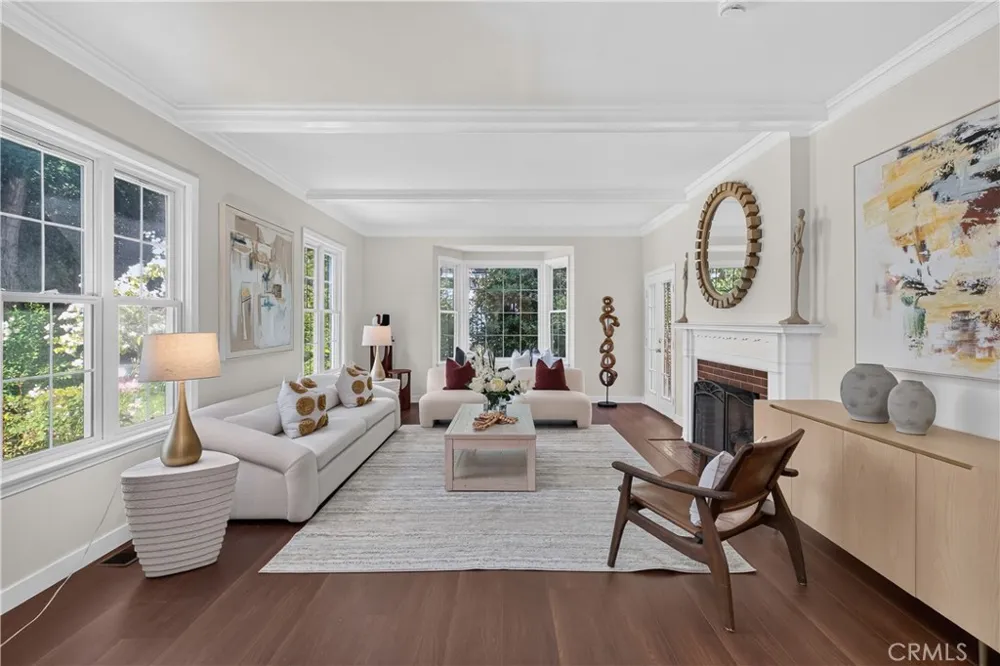 275 Arbolada Dr Arcadia, CA 91006