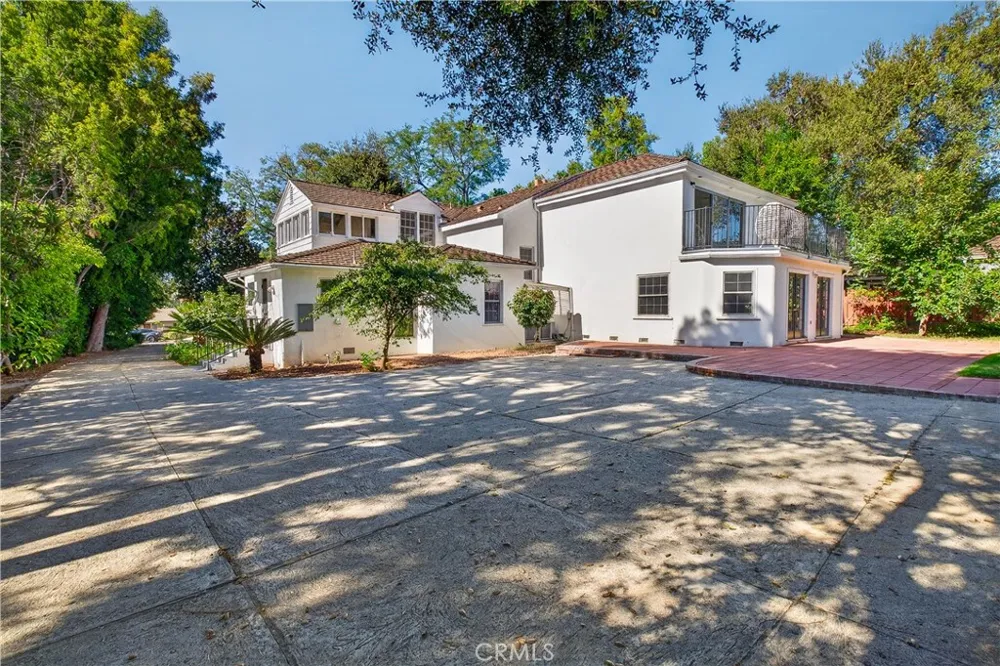 275 Arbolada Dr Arcadia, CA 91006