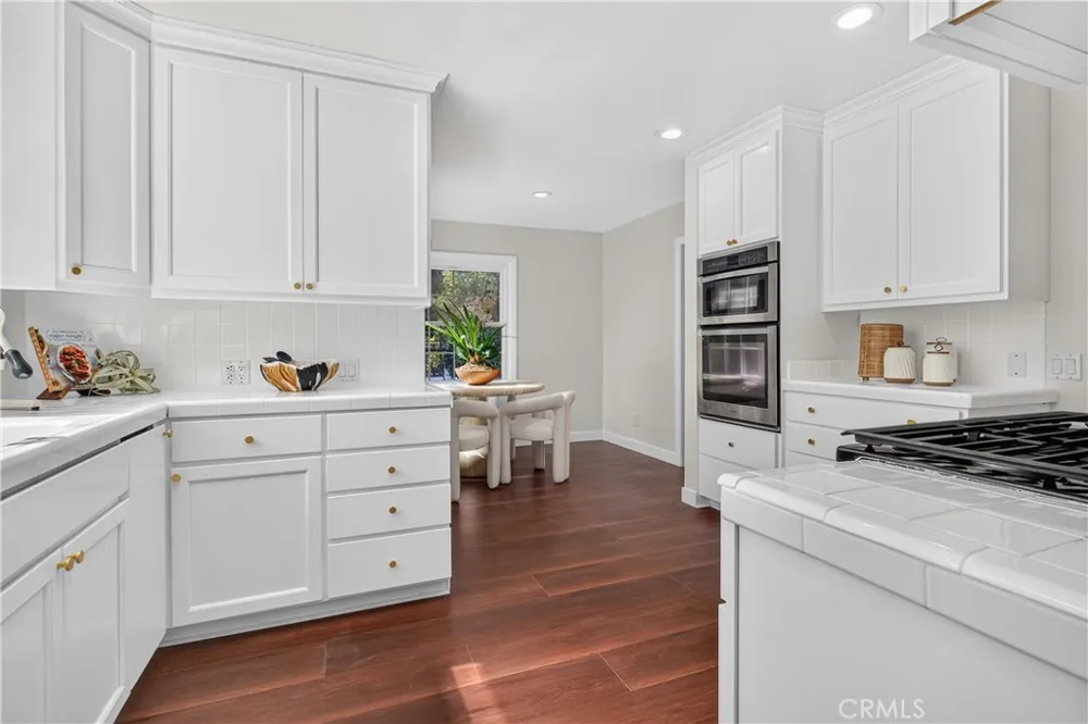 275 Arbolada Dr Arcadia, CA 91006