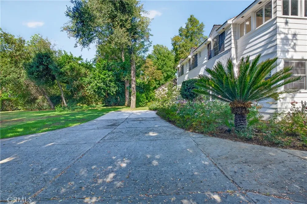 275 Arbolada Dr Arcadia, CA 91006