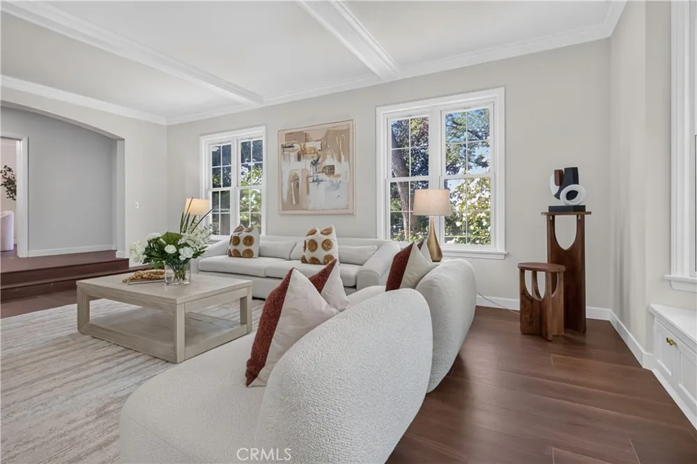 275 Arbolada Dr Arcadia, CA 91006