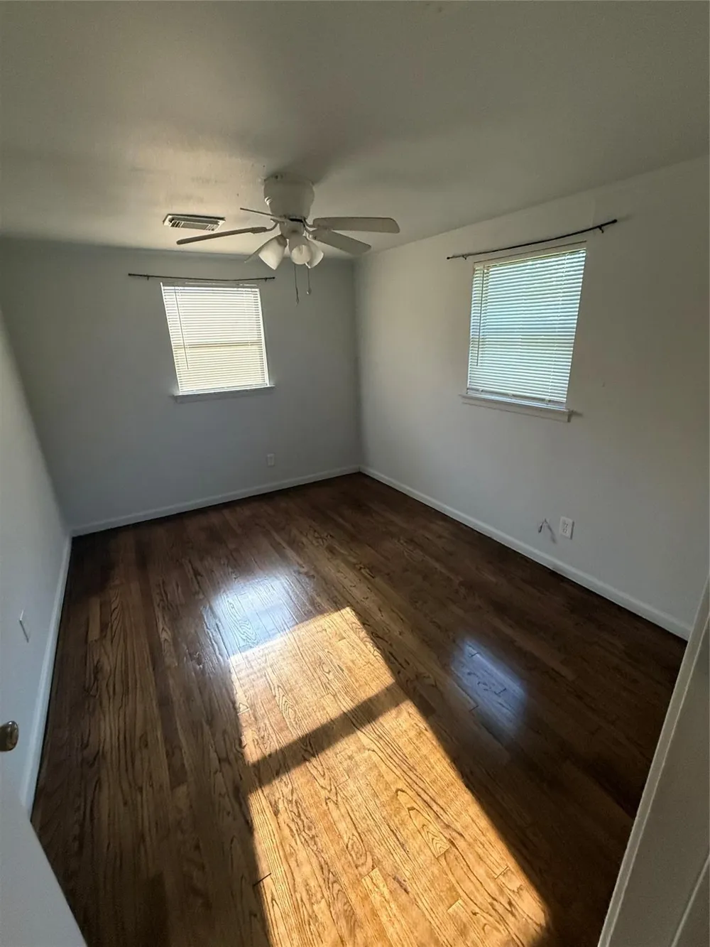 720 Austin Street Clute, TX 77531