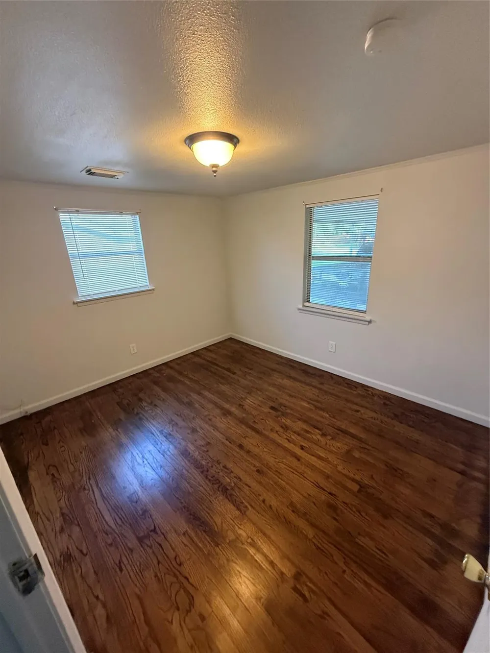 720 Austin Street Clute, TX 77531