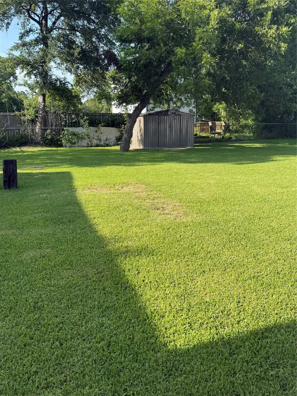 720 Austin Street Clute, TX 77531