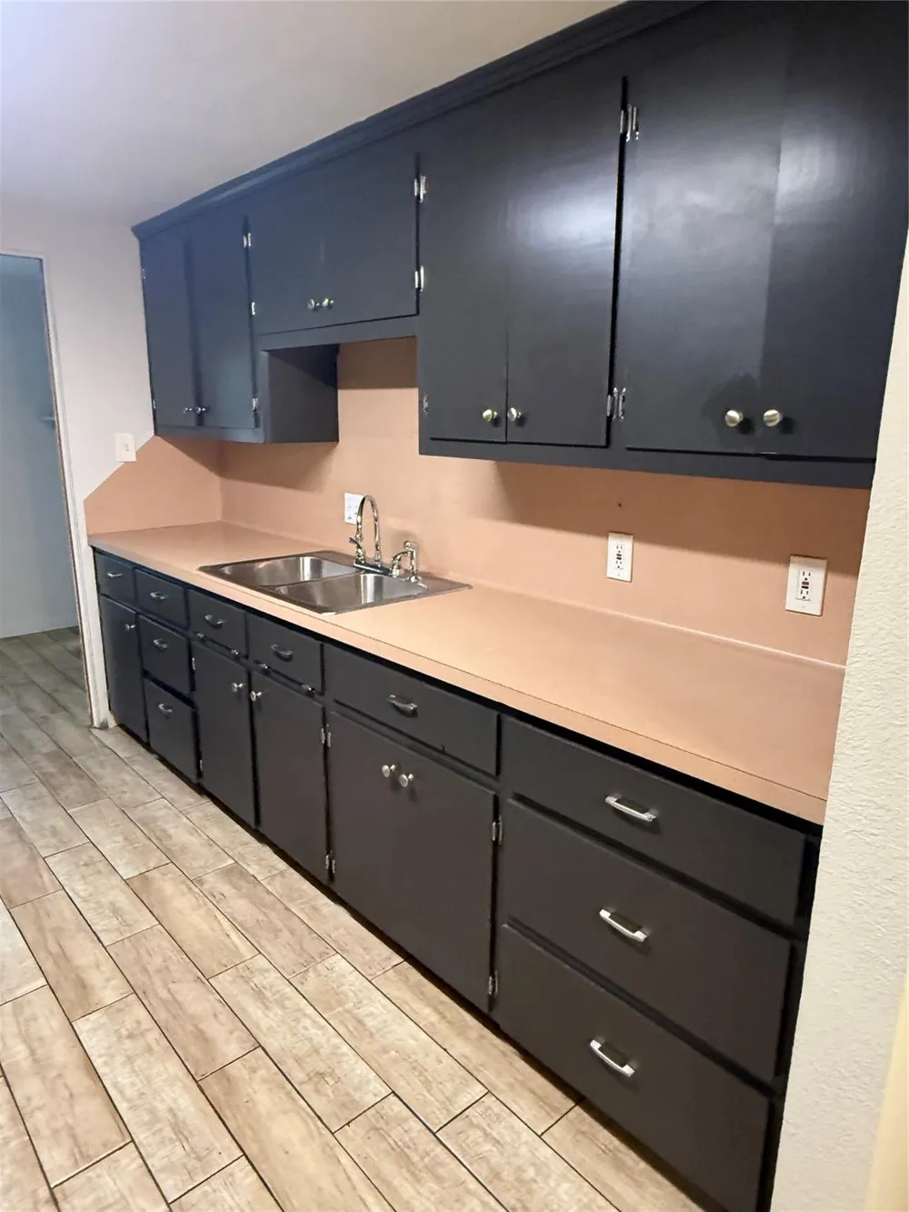 720 Austin Street Clute, TX 77531