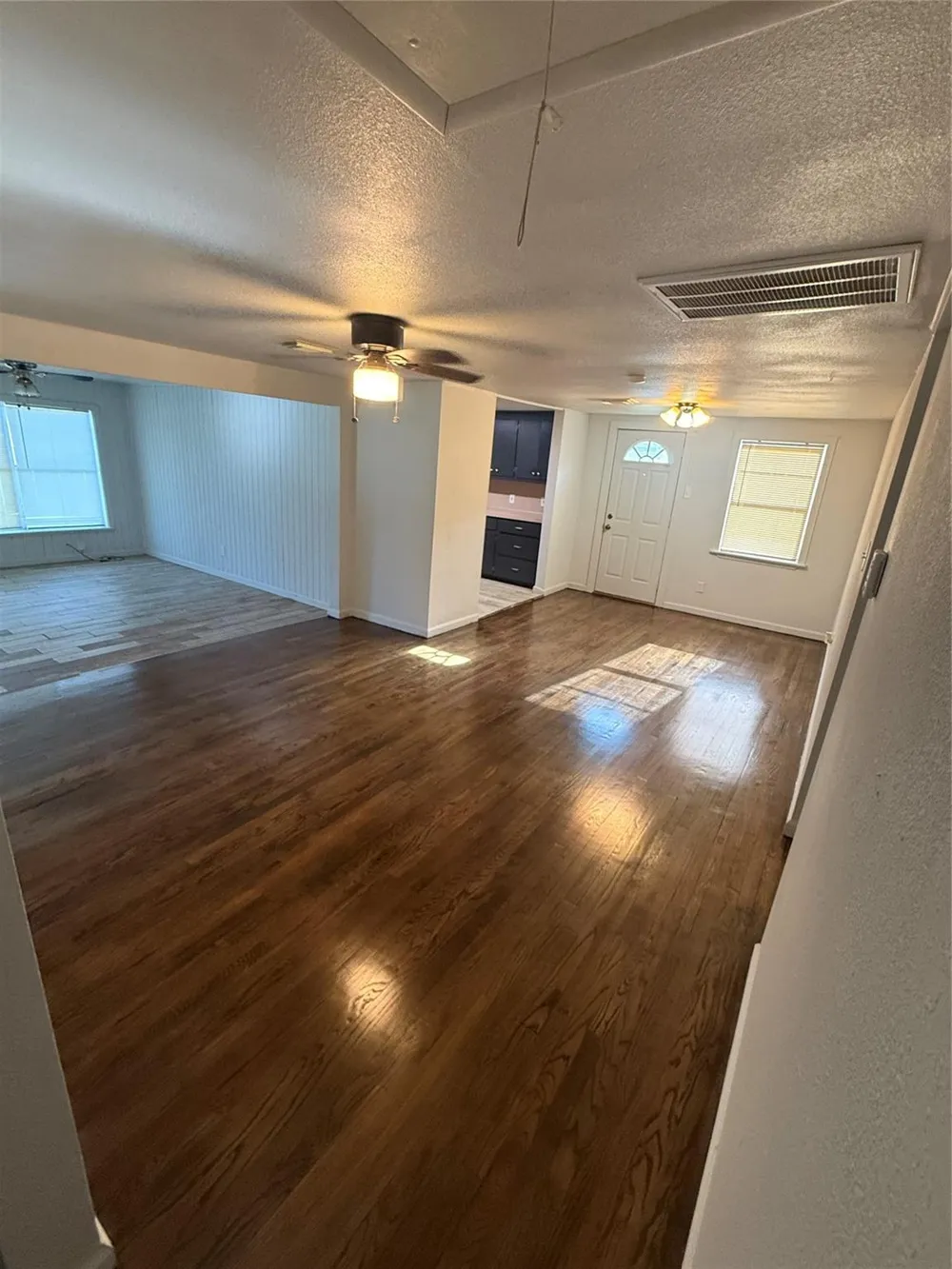 720 Austin Street Clute, TX 77531
