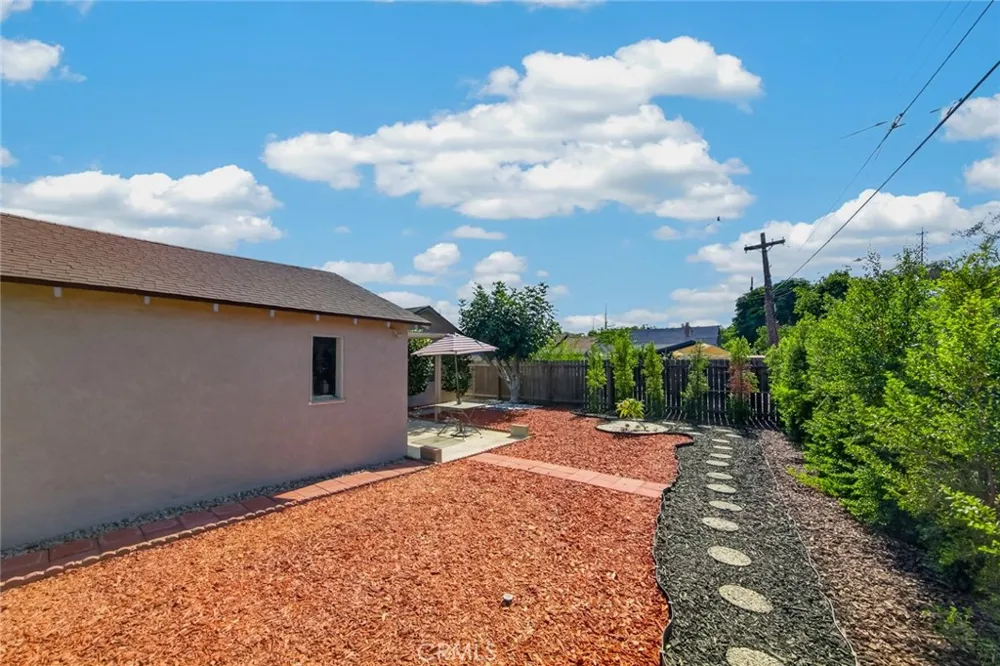 3227 E Del Mar Pasadena, CA 91107