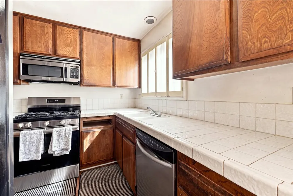 2450 E Del Mar Blvd #17 Pasadena, CA 91107