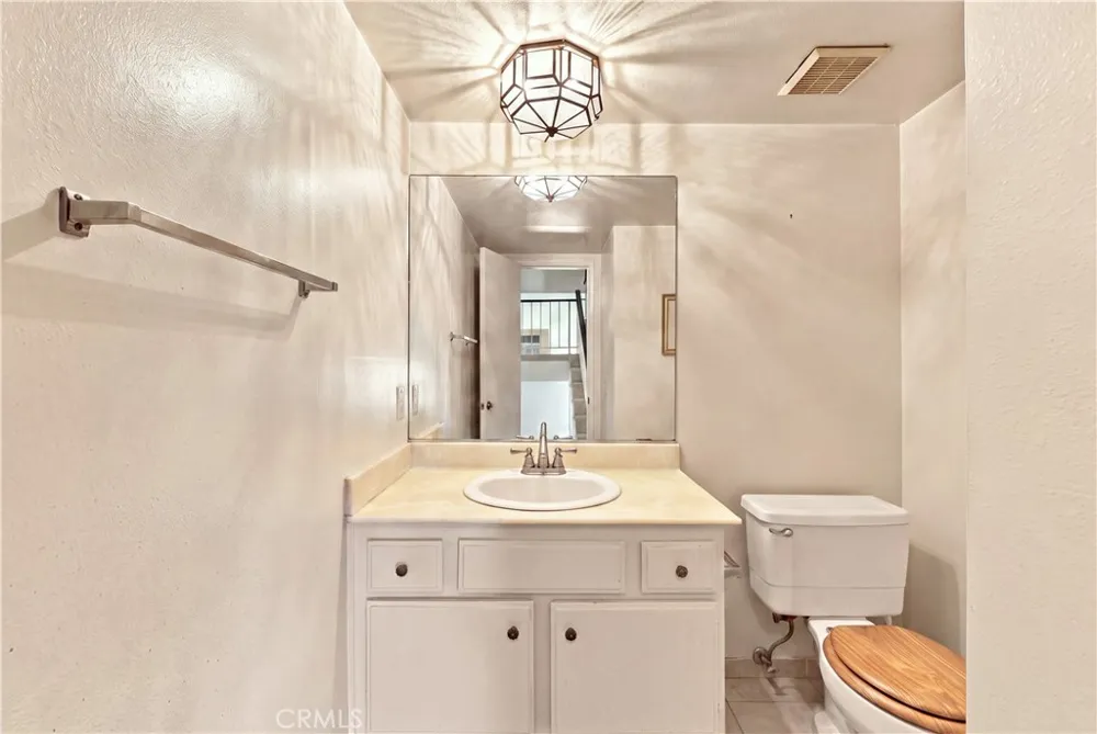 2450 E Del Mar Blvd #17 Pasadena, CA 91107