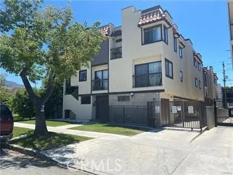1022 Irving Avenue #3