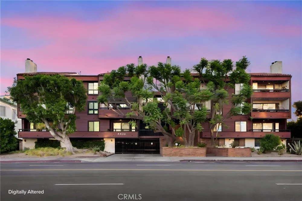4425 Whitsett Avenue #210 Studio City, CA 91604