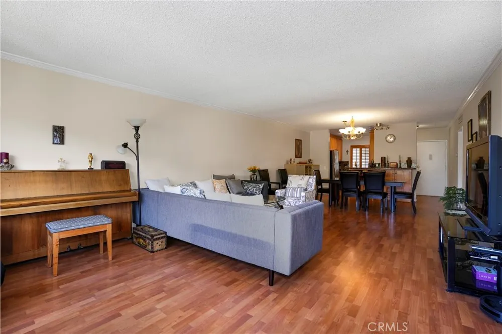 1935 Alpha Road #230 Glendale, CA 91208