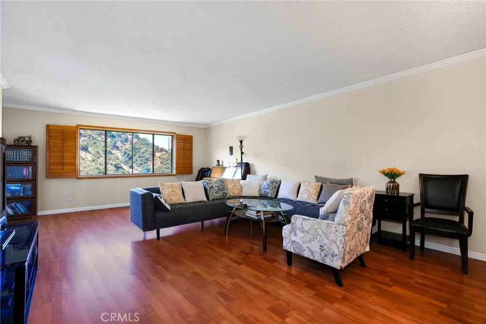 1935 Alpha Road #230 Glendale, CA 91208