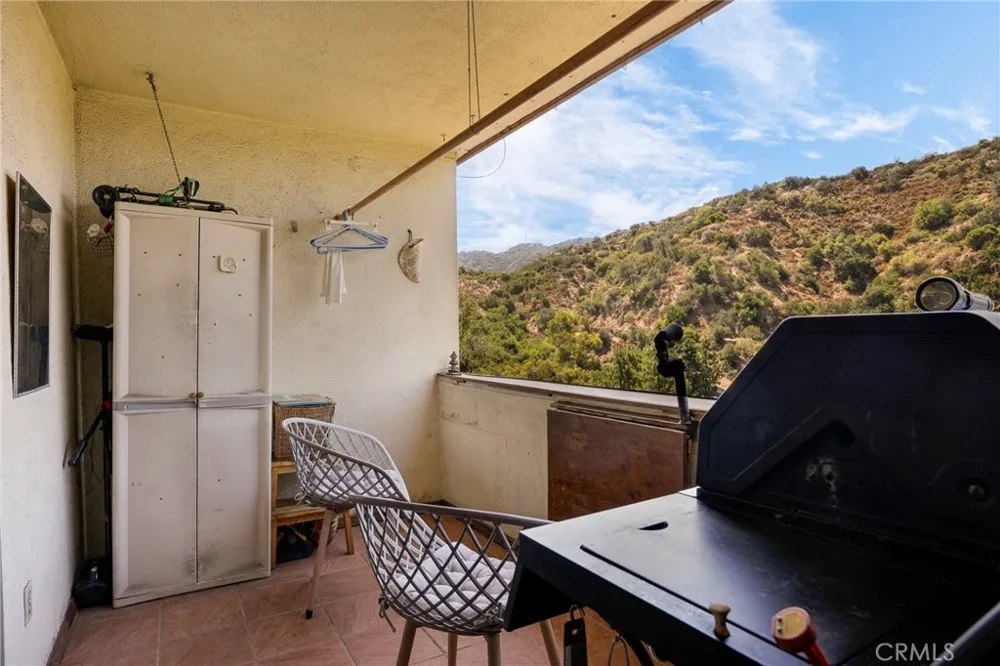 1935 Alpha Road #230 Glendale, CA 91208