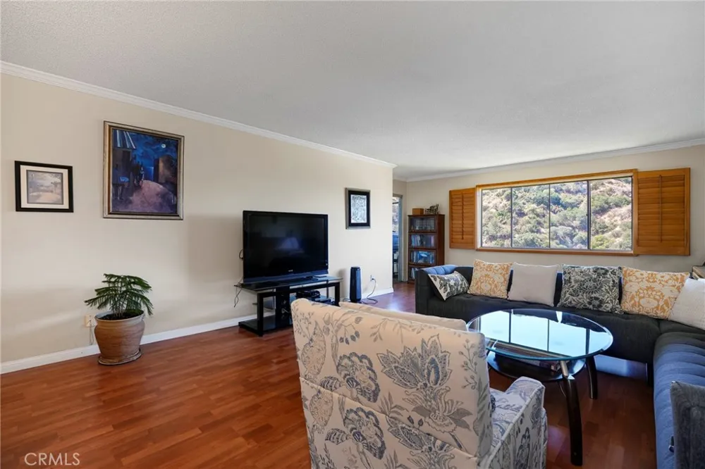 1935 Alpha Road #230 Glendale, CA 91208