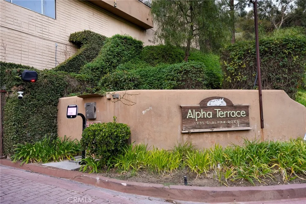 1935 Alpha Road #230 Glendale, CA 91208