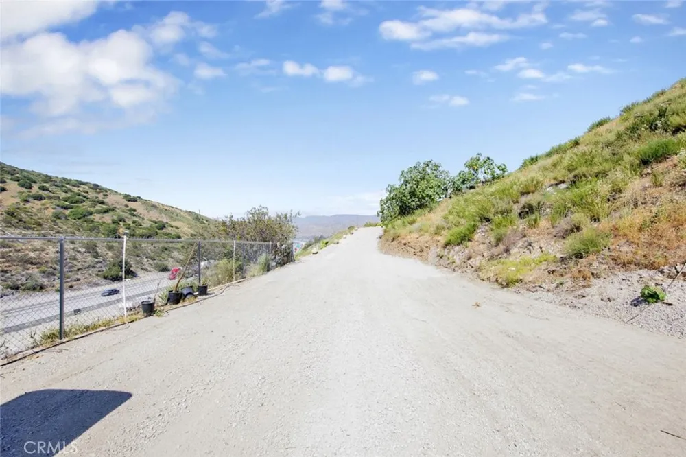 10200 Willow Springs Lane Sunland, CA 91040