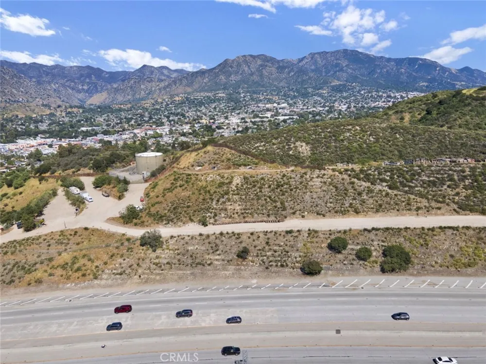 10200 Willow Springs Lane Sunland, CA 91040