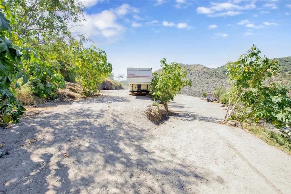 10200 Willow Springs Lane Sunland, CA 91040