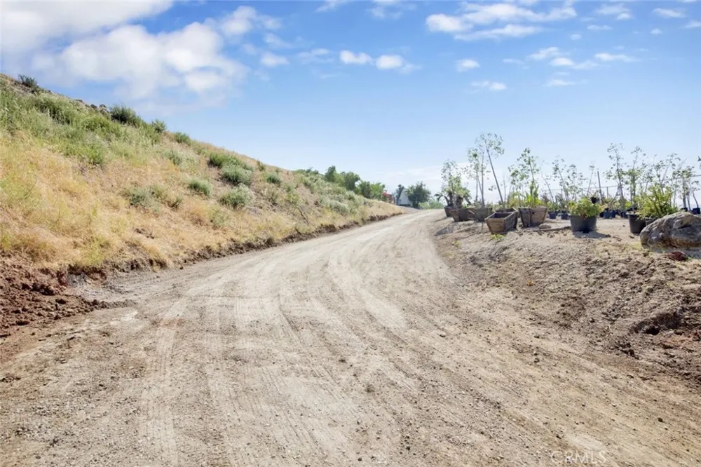 10200 Willow Springs Lane Sunland, CA 91040