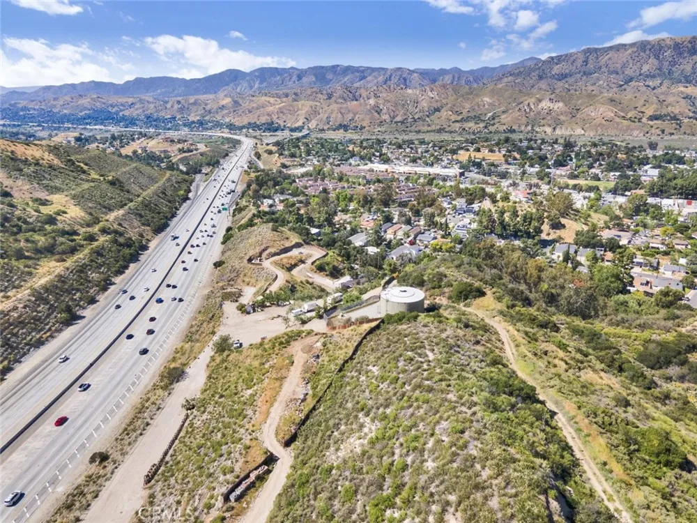 10200 Willow Springs Lane Sunland, CA 91040