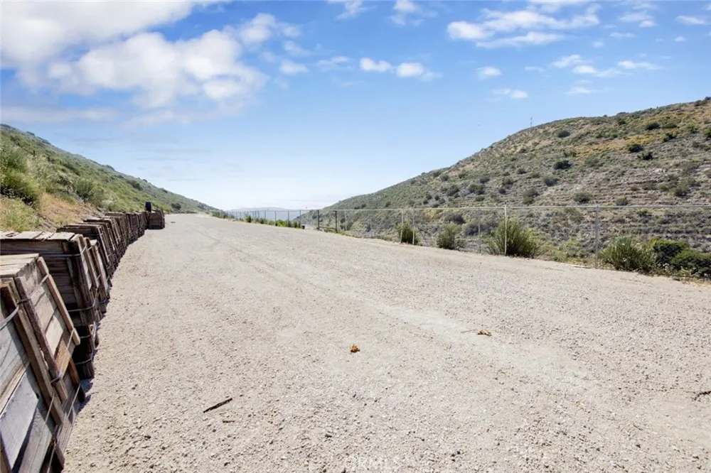 10200 Willow Springs Lane Sunland, CA 91040