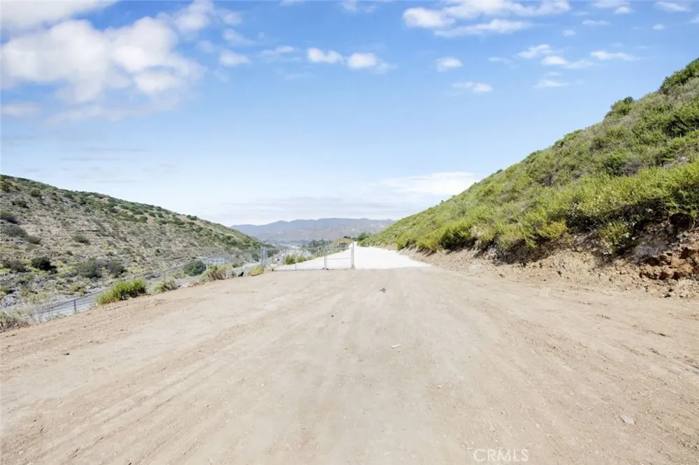 10200 Willow Springs Lane Sunland, CA 91040