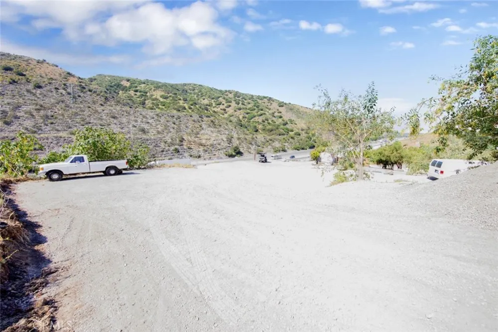 10200 Willow Springs Lane Sunland, CA 91040