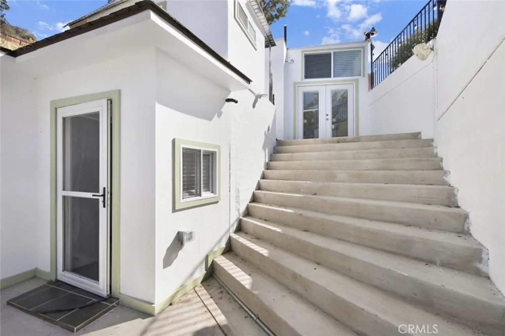 10200 Willow Springs Lane Sunland, CA 91040