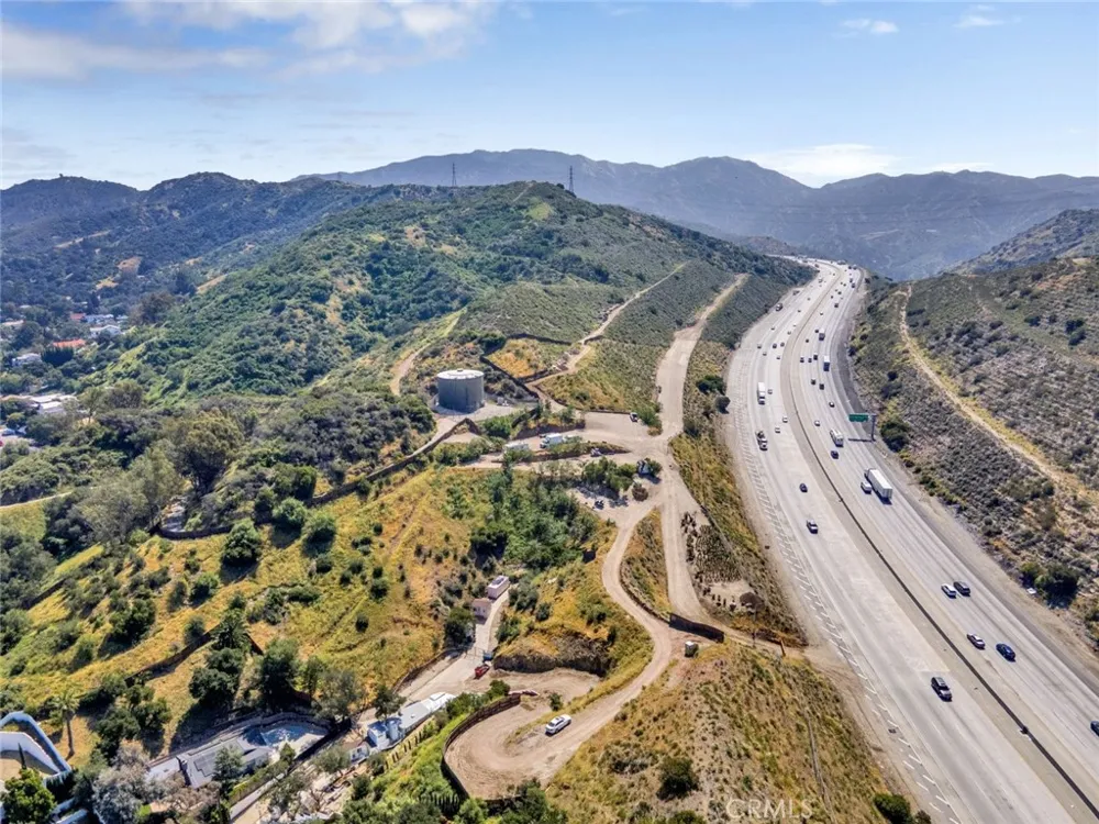 10200 Willow Springs Lane Sunland, CA 91040