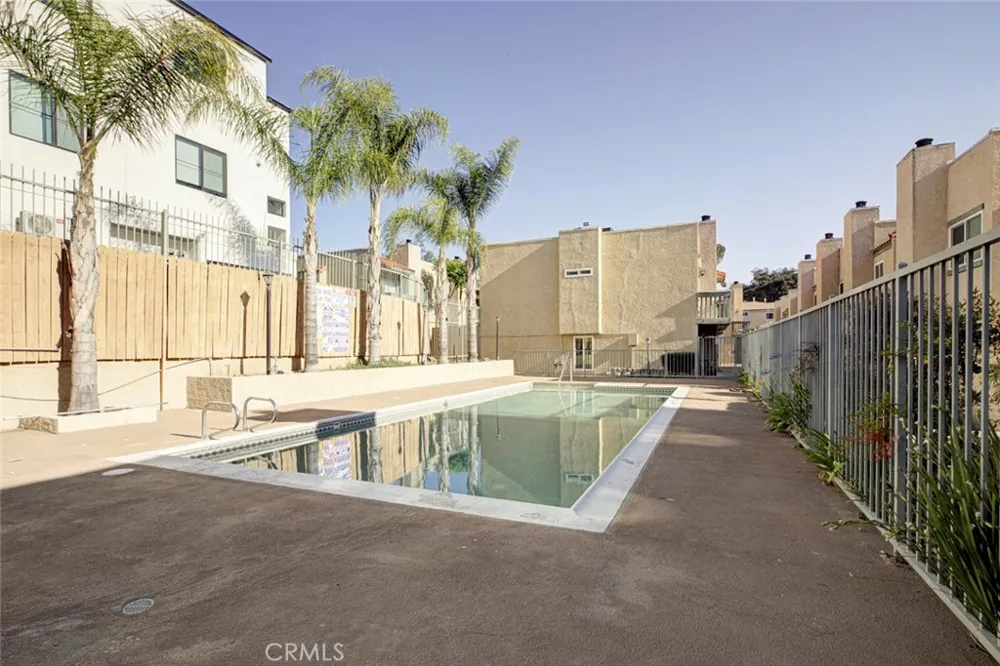 10260 Plainview Avenue #22 Tujunga, CA 91042