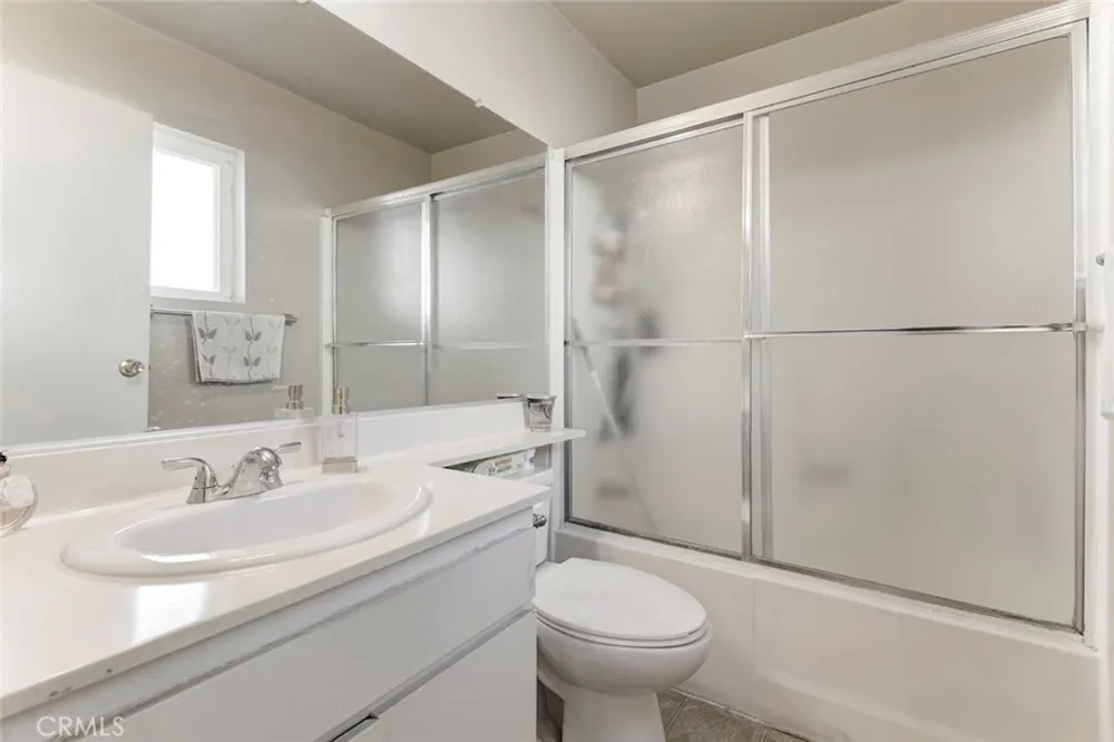 10260 Plainview Avenue #22 Tujunga, CA 91042