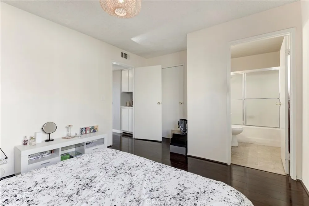 10260 Plainview Avenue #22 Tujunga, CA 91042
