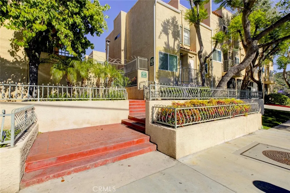 10260 Plainview Avenue #22 Tujunga, CA 91042