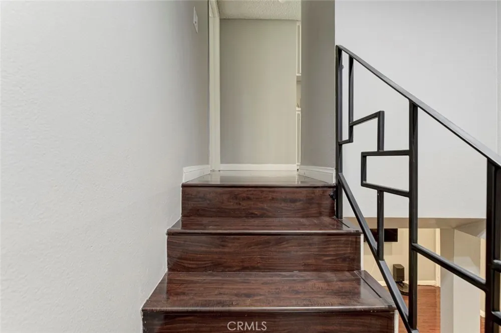 10260 Plainview Avenue #22 Tujunga, CA 91042