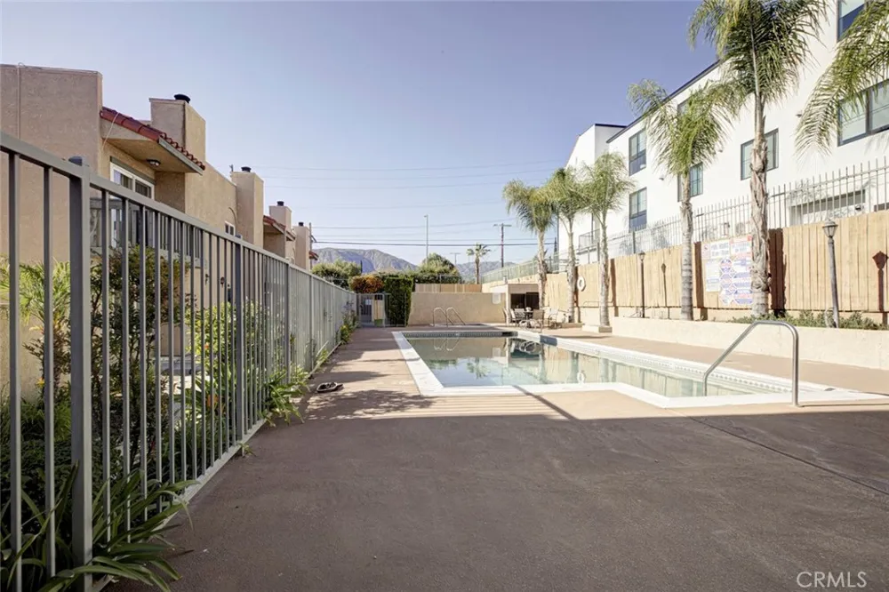 10260 Plainview Avenue #22 Tujunga, CA 91042