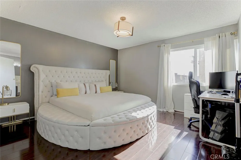 10260 Plainview Avenue #22 Tujunga, CA 91042