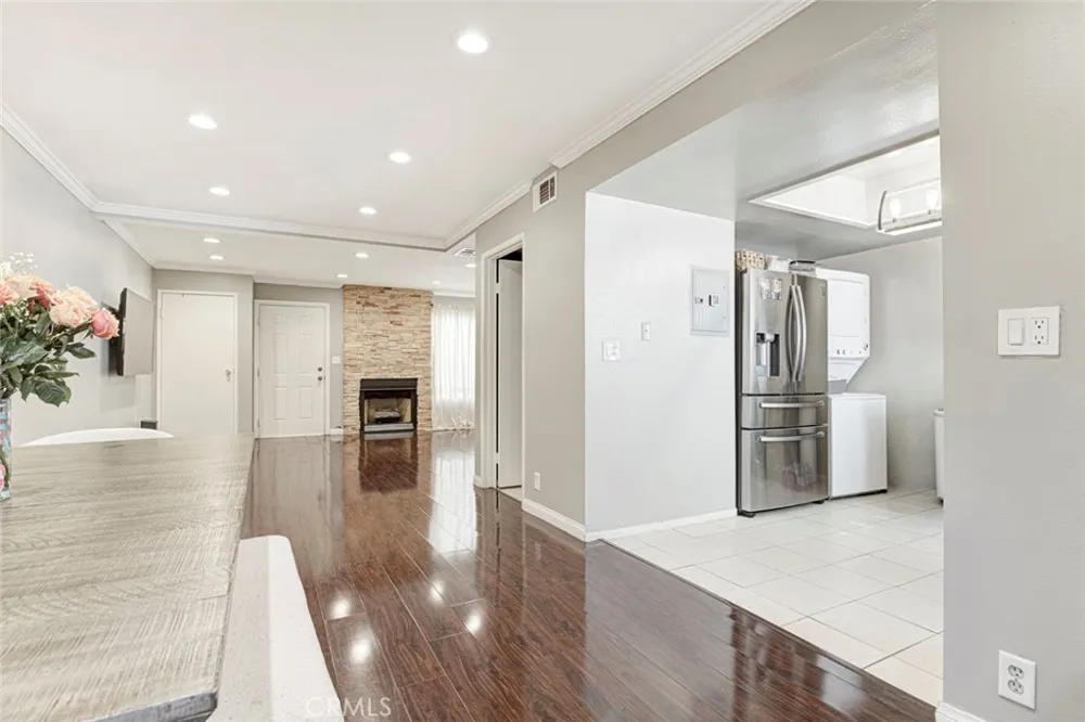 10260 Plainview Avenue #22 Tujunga, CA 91042