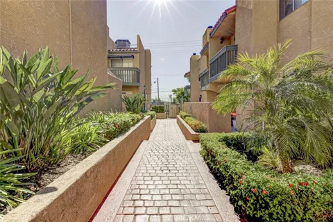 10260 Plainview Avenue #22