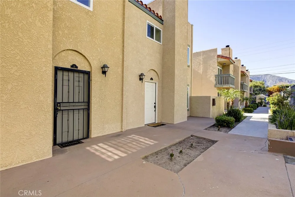 10260 Plainview Avenue #22 Tujunga, CA 91042