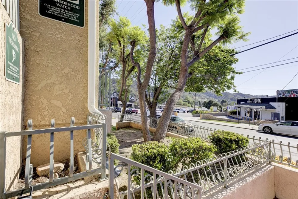 10260 Plainview Avenue #22 Tujunga, CA 91042