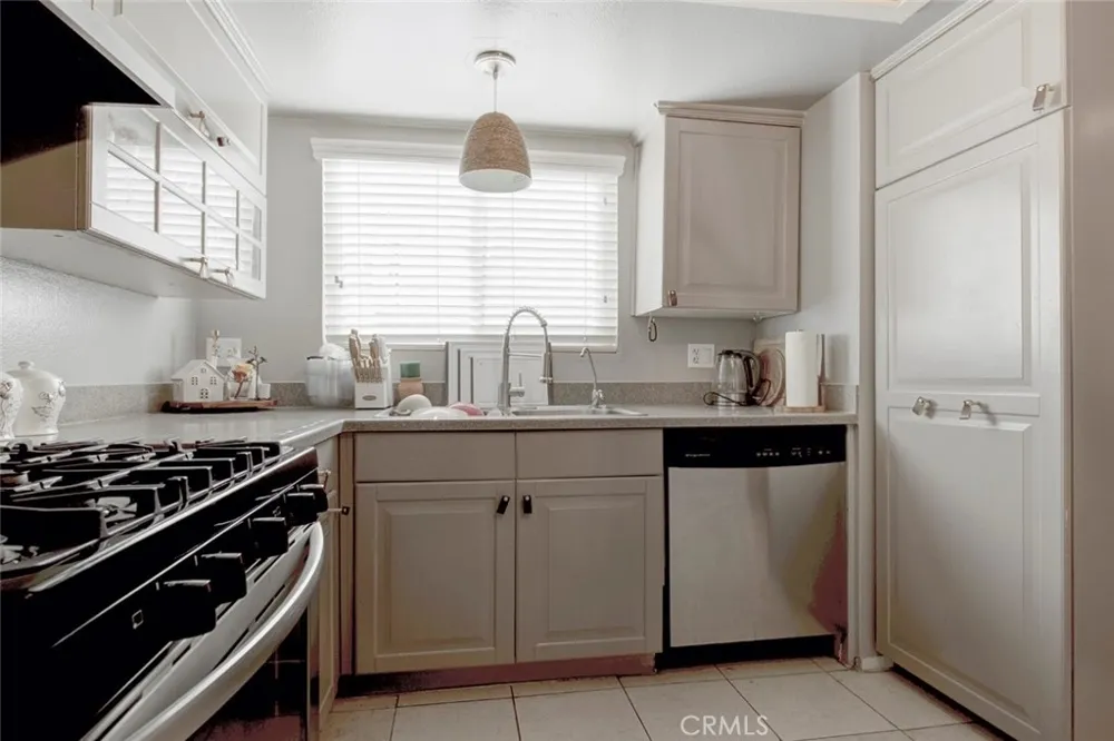 10260 Plainview Avenue #22 Tujunga, CA 91042