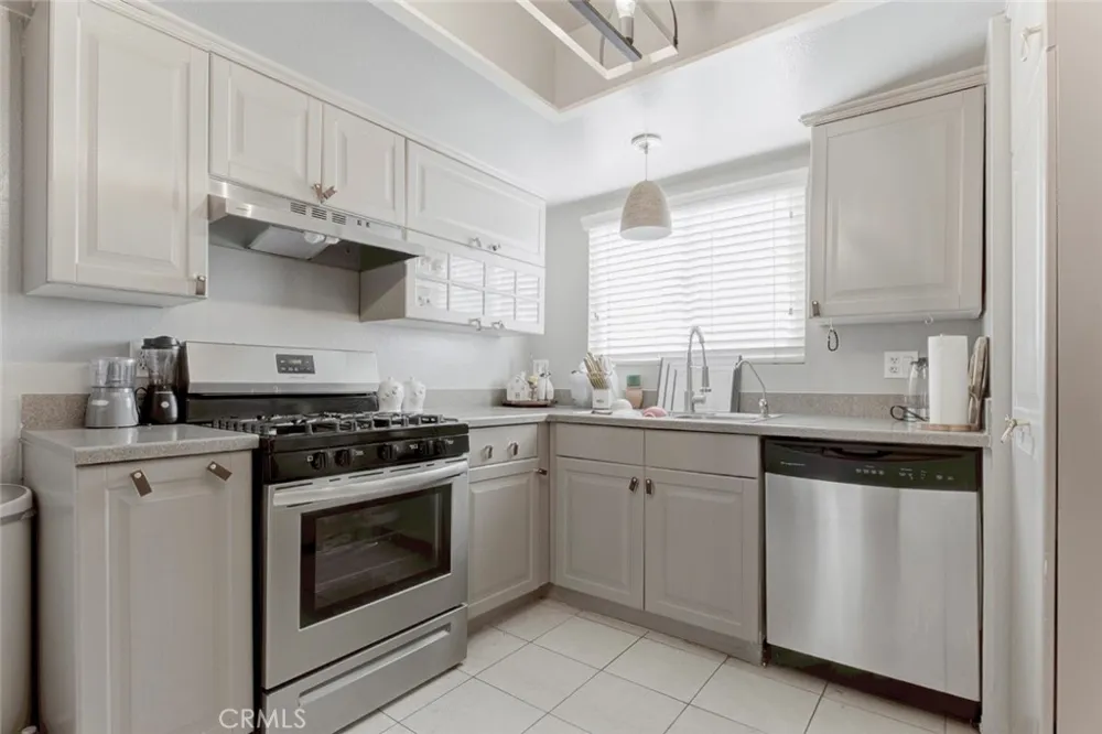 10260 Plainview Avenue #22 Tujunga, CA 91042