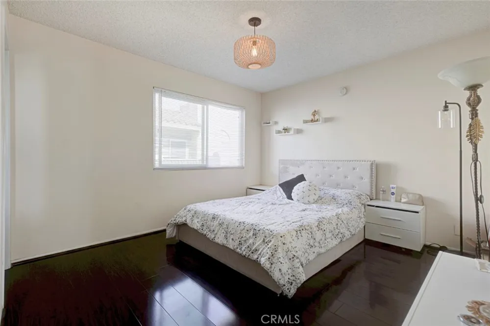 10260 Plainview Avenue #22 Tujunga, CA 91042