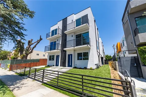 6700 Balboa