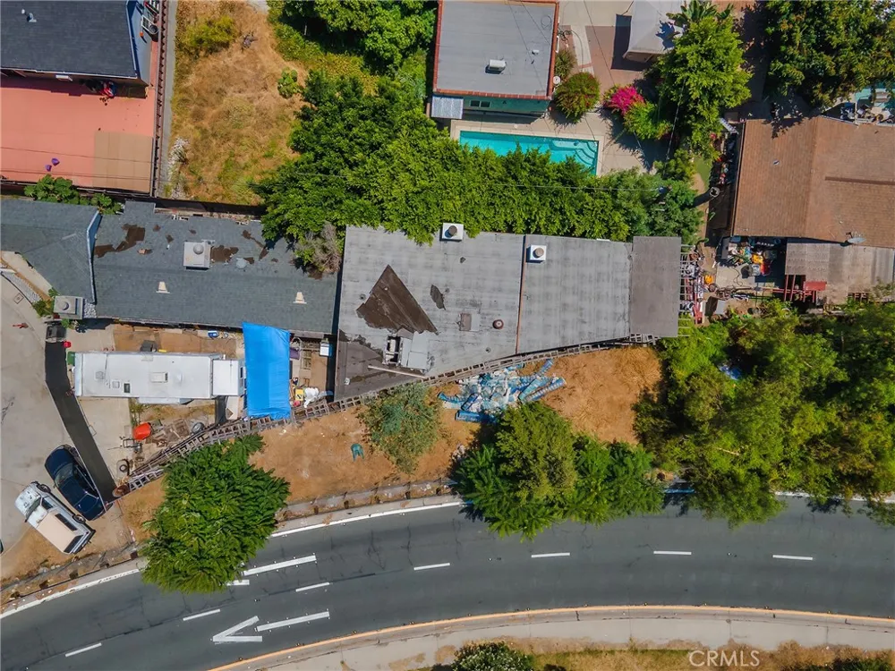4463 Bellflower Avenue West Toluca Lake, CA 91602
