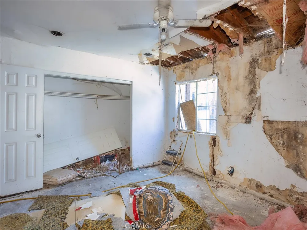 4463 Bellflower Avenue West Toluca Lake, CA 91602
